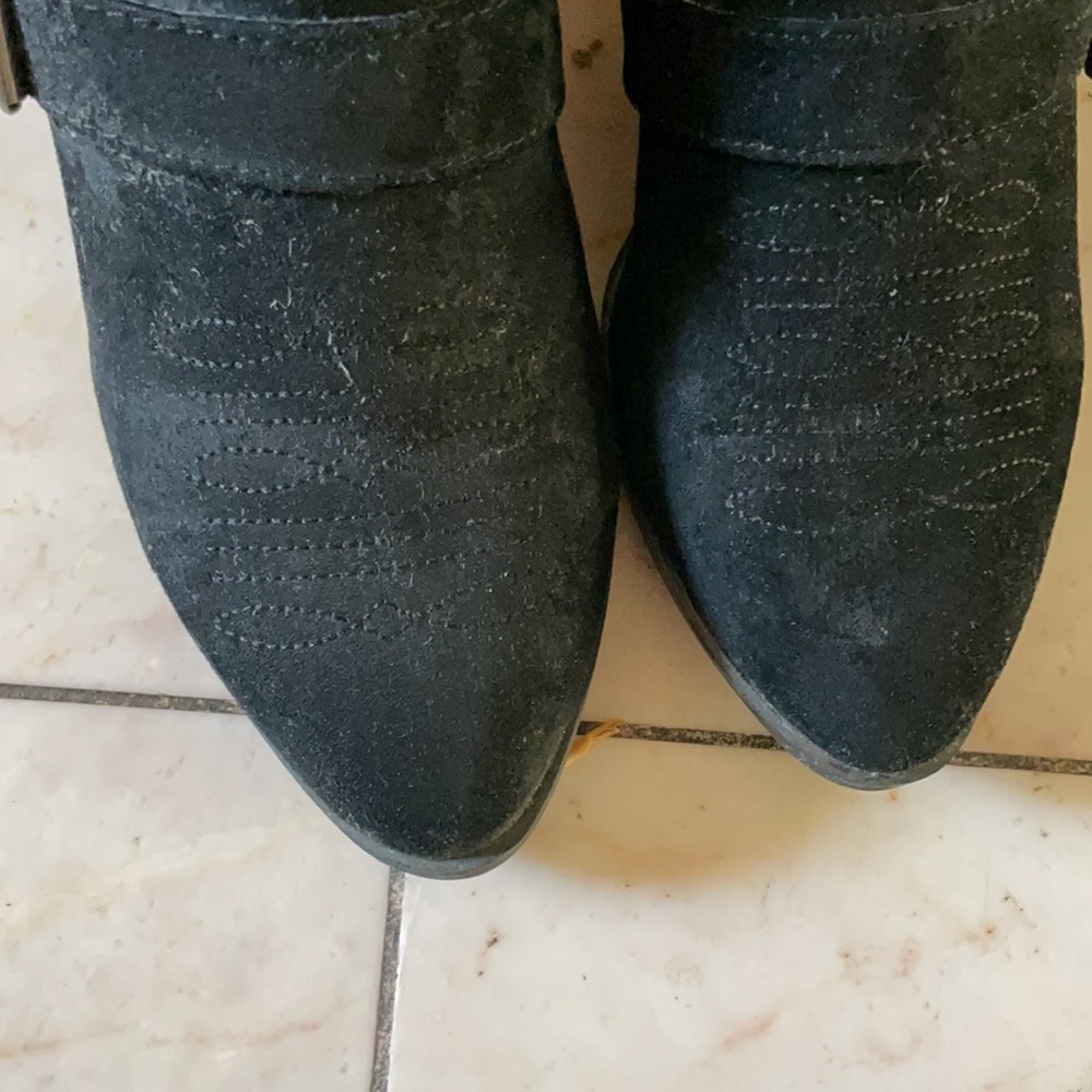 Boots - Picture 4 of 4
